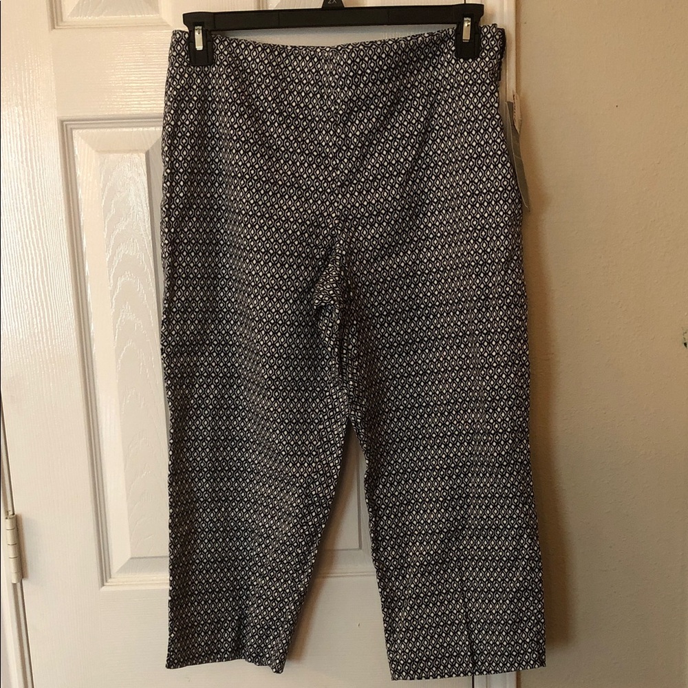 NWT Talbots Black and White Geometric Capri cropped Pants size 10P or 10 Petite